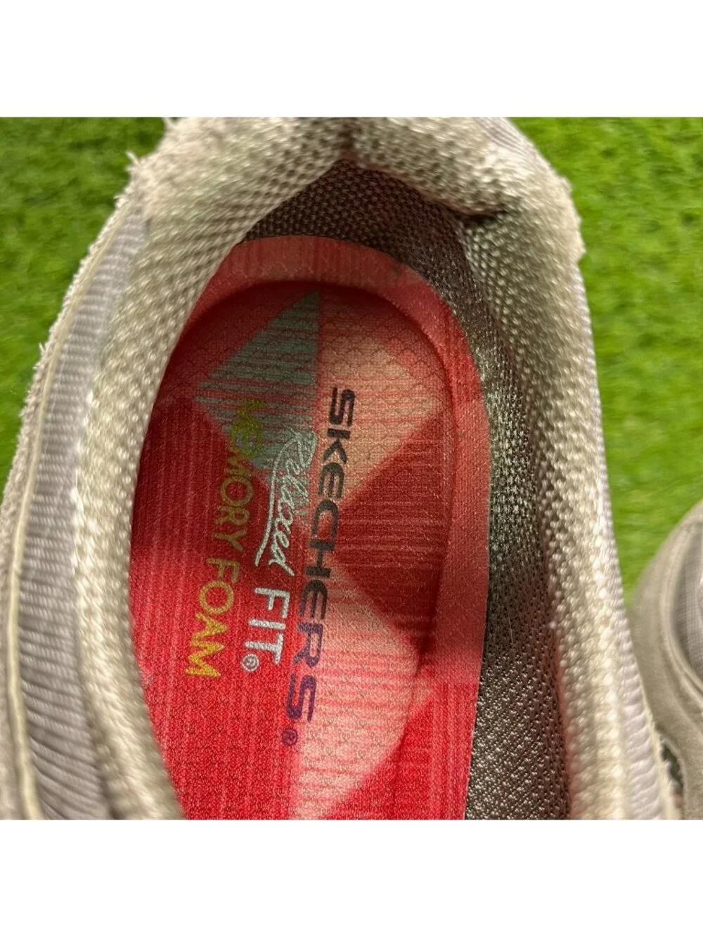 Skechers Breathe Easy Good Luck Womens Size 7.5 Taupe Athletic Shoes Sneakers